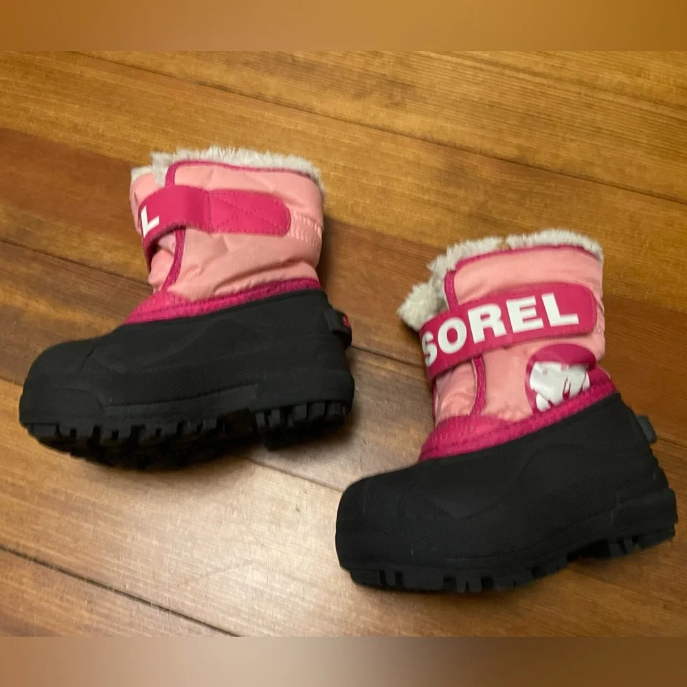 Sorel Pink and Black Toddler Snow Boots with Faux Fur Size 6